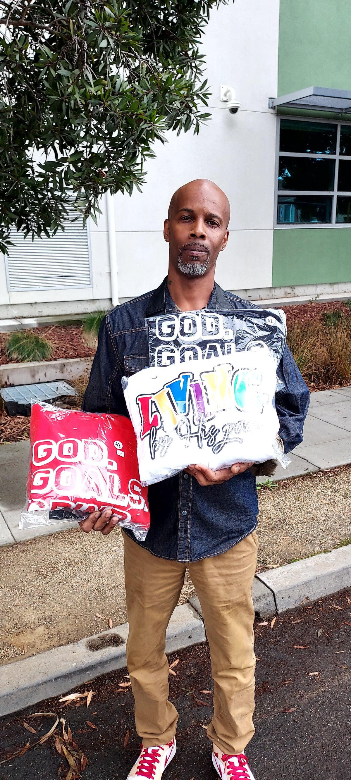 Customer wearing Banks Legendary Fashions